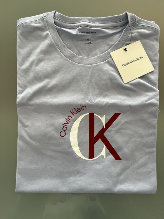Tshirt Calvin klein nova!