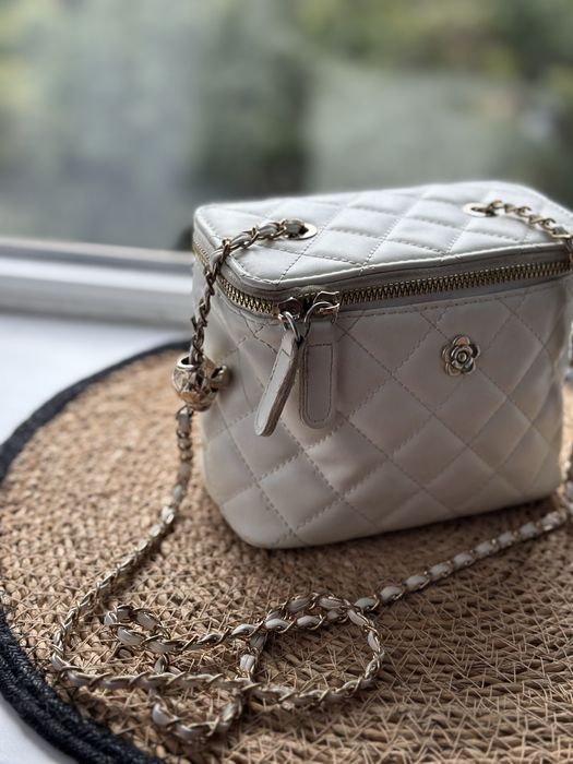 Сумка клатч в стилі Chanel біла
