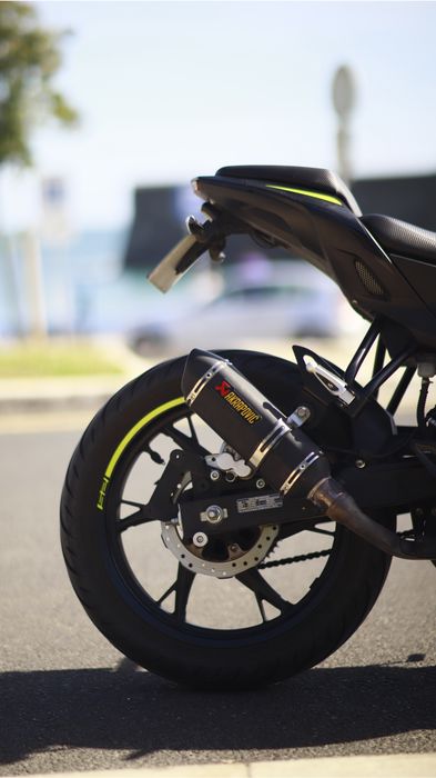 Keeway RKF escape Akrapovic e pneus Michelin Pilot Street
