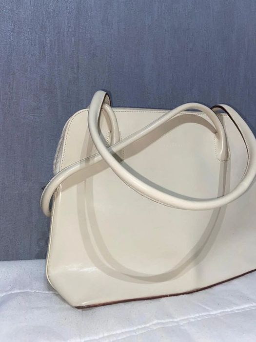 Mala em tons de bege