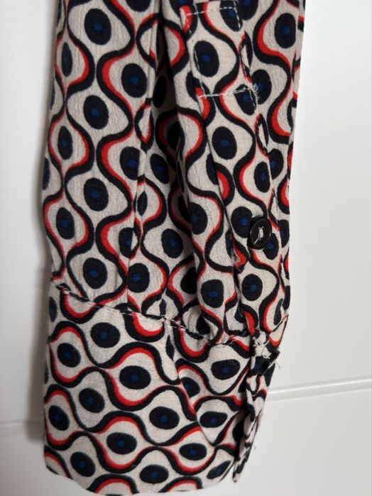 Blusa cintada estampada