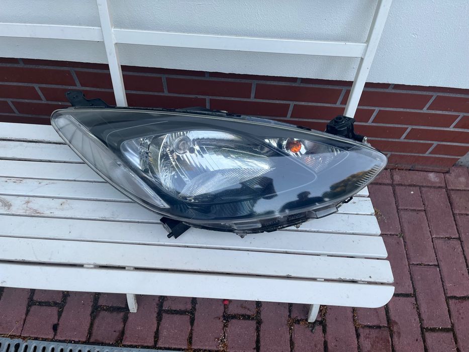 Lampa Reflektor Prawy Przód Mazda 2 II DE (2007-2014) – Oryginalna