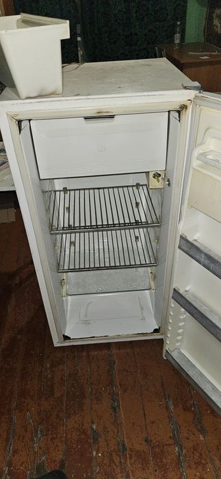 Продам холодильник «Днепр-2».