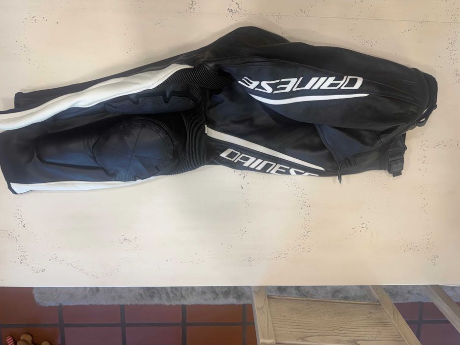 Calças mulher Dainese mota couro - como novas.