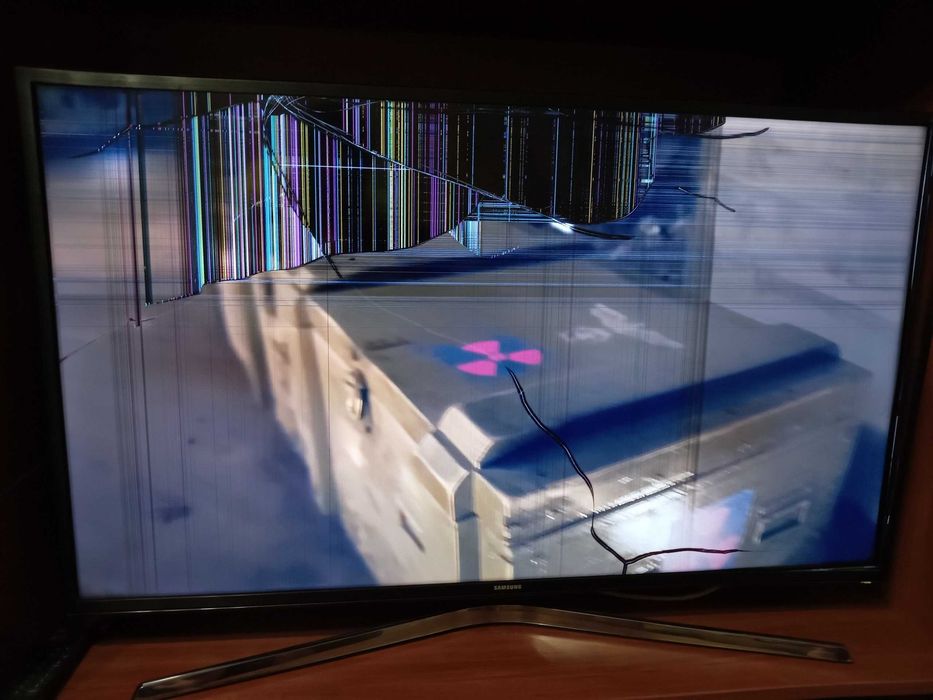 Продам телевизор Samsung UE40MU6100U
