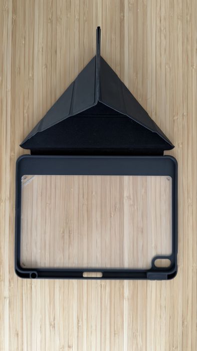 Etui origami do iPada Air 10.9 /iPad Pro 11 czarne jak nowe z foliami
