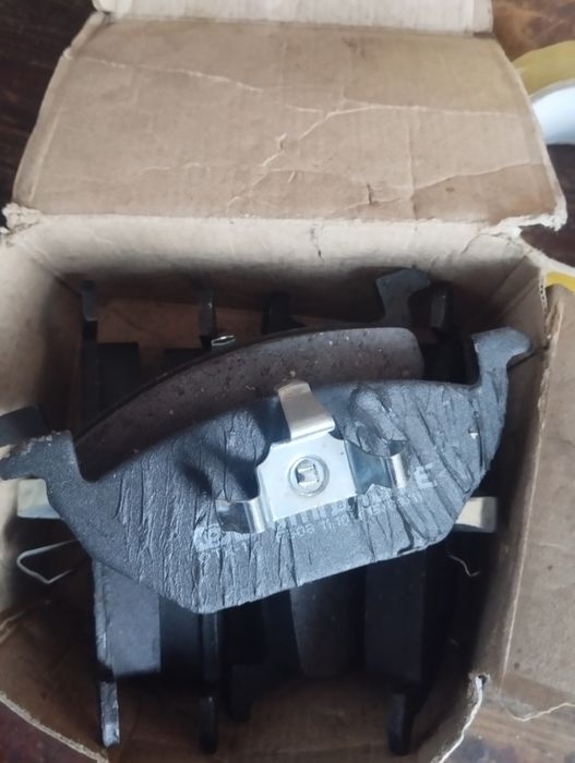 Передні гальмівні накладки