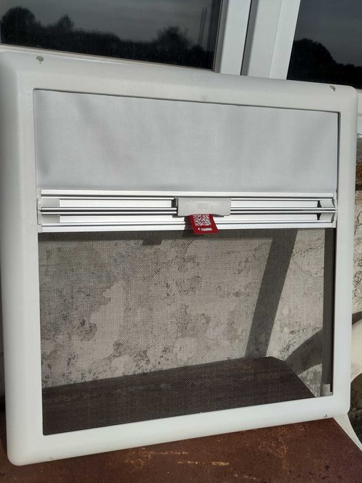 FIAMMA Escurecedor e Mosquiteira para claraboia 50x50