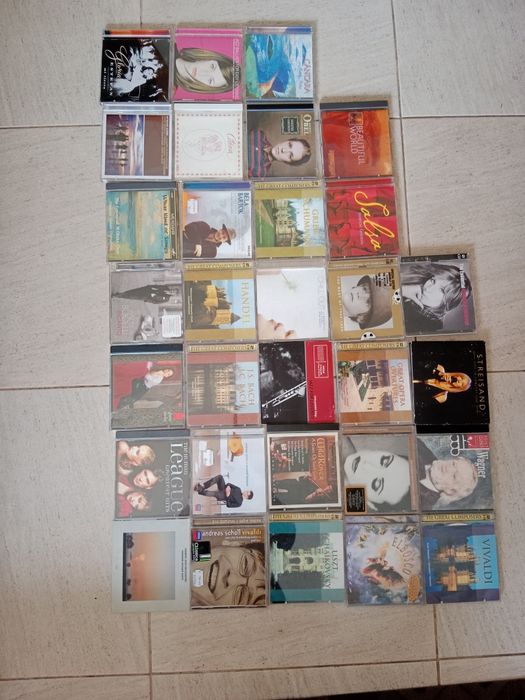 CDs vários em bom estado
