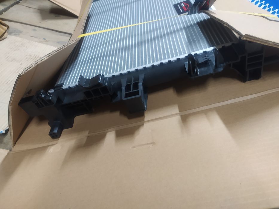 Радиатор охлаждения основной джип компас JEEP COMPASS 17 - 68273401AA