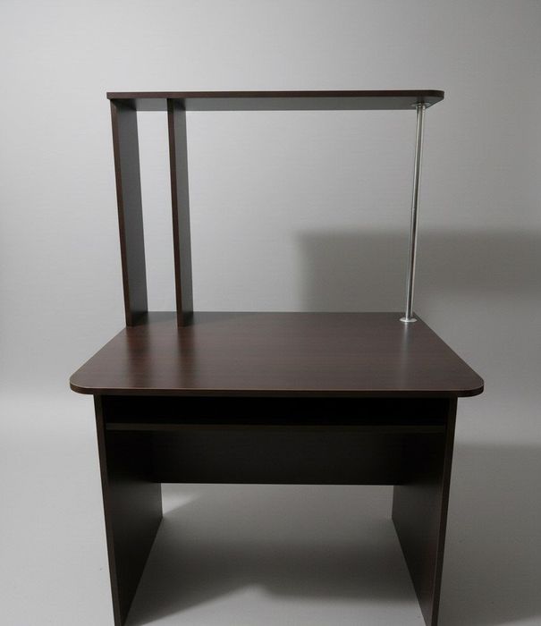 Срочно! Компьютерный стол с надстройкой и полкой для клавиатуры