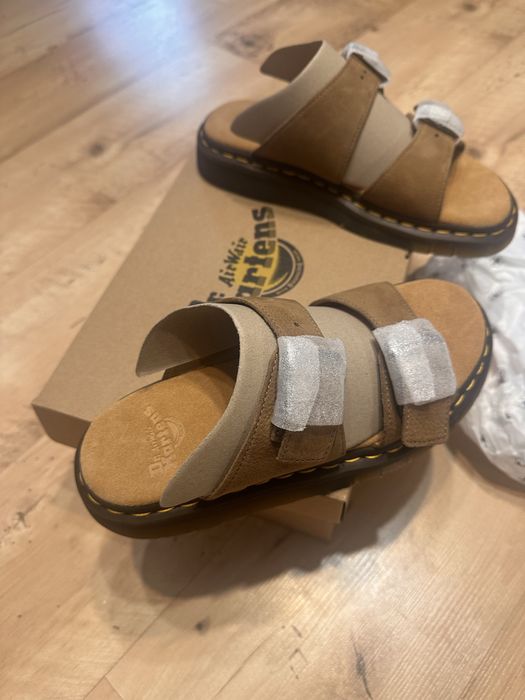 Nowe sandały klapki Dr Martens Josef