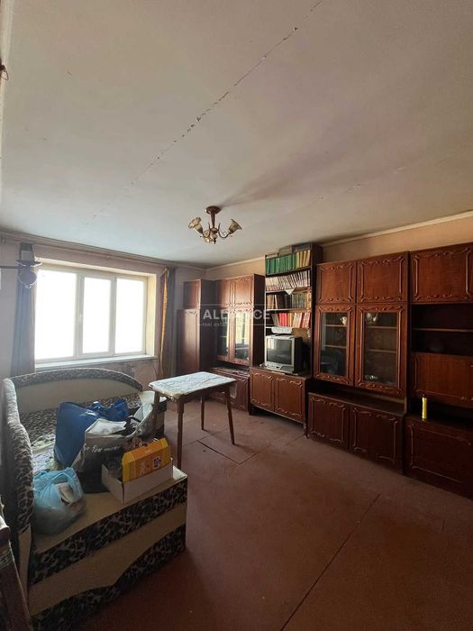 Продаж 2 км квартира в Тисмениці під ремонт