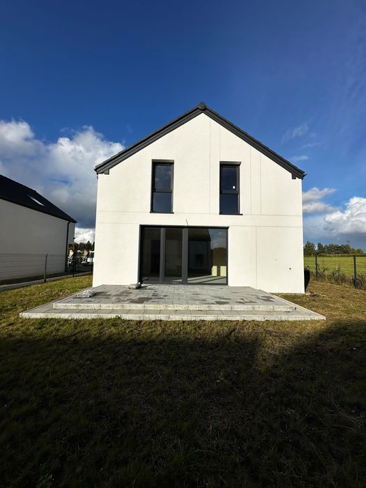 Wolnostojący, przestronny dom 128 m² – idealny dla rodziny Kębłowo