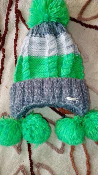 Продам зимние шапки