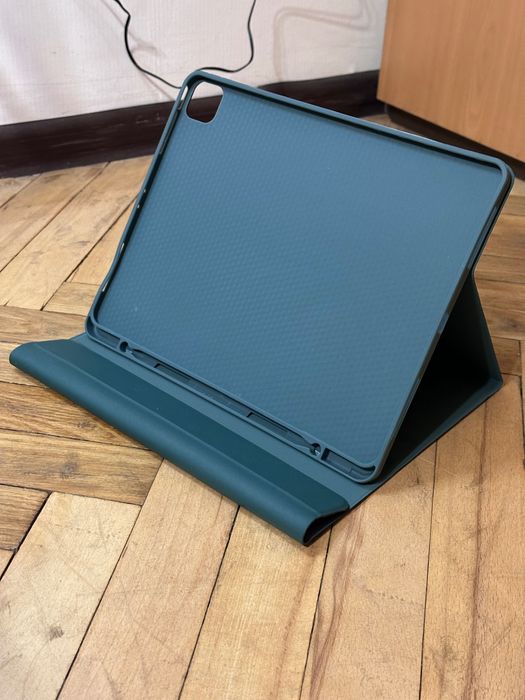 Аксесуари до айфона та телефона компанії Apple