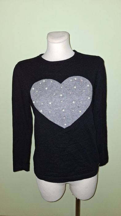 Sweter czarny z sercem  Mohito M