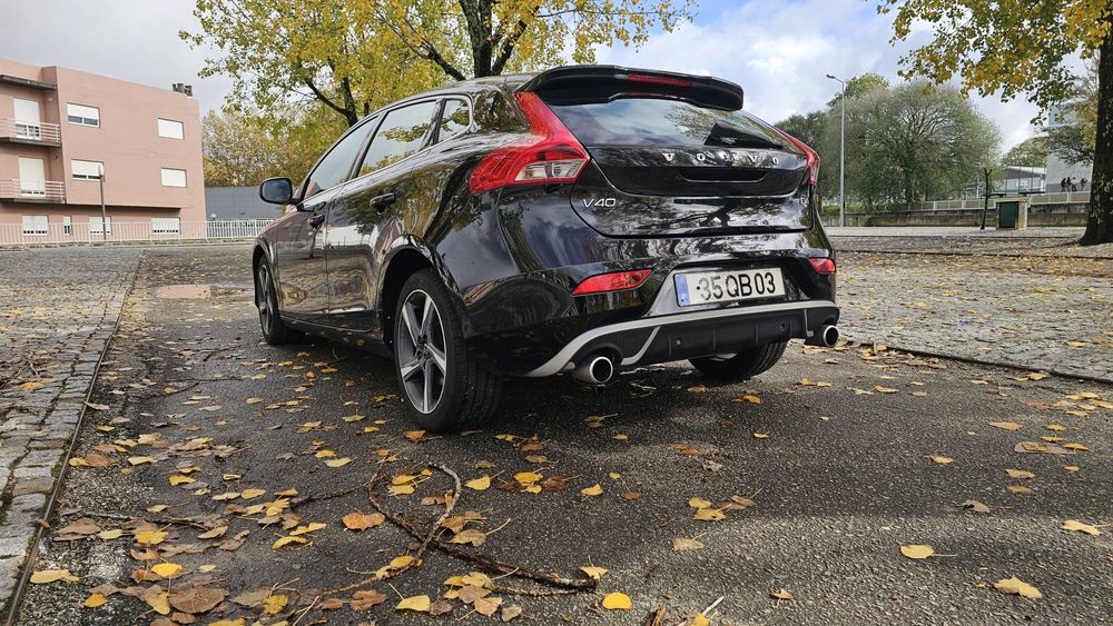 Volvo V40 D4 R-Design