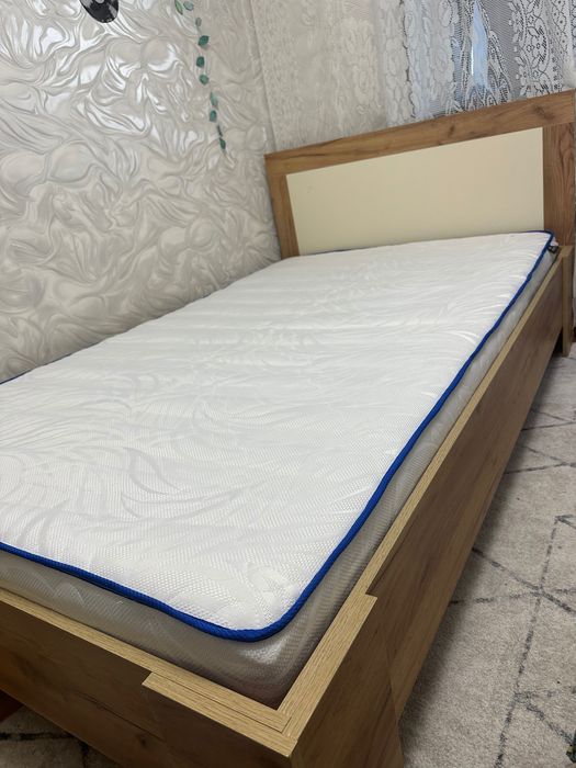 Ліжко з матрацом 210*120