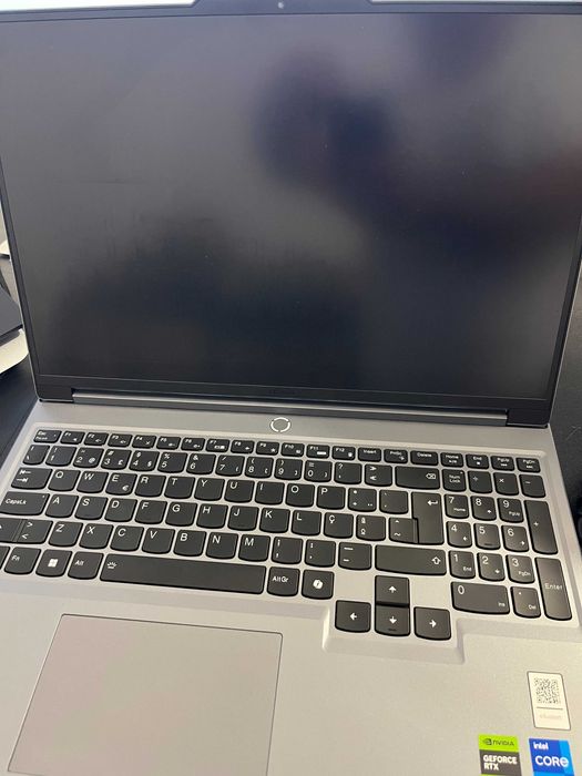 Portatil Lenovo Legion 5i 16IRX9-187 16"
