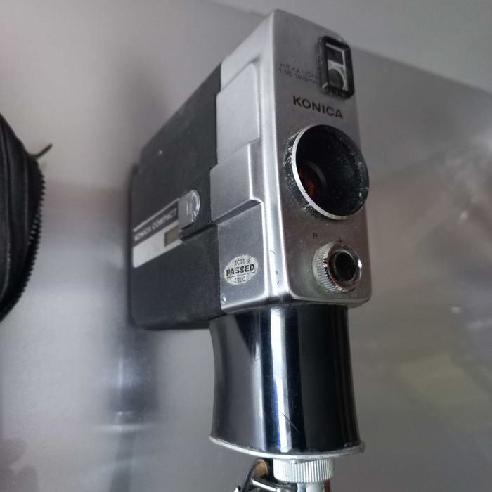 Máquina filmar antiga Konica
