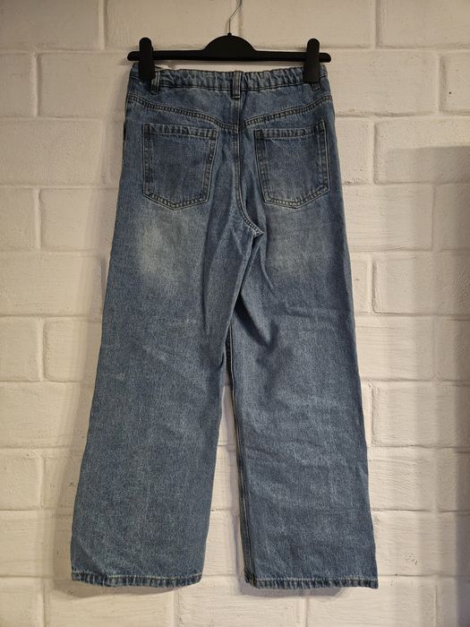 Niebieskie baggy jeansy