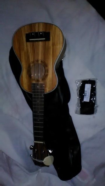Ukulele soprano eléctrico