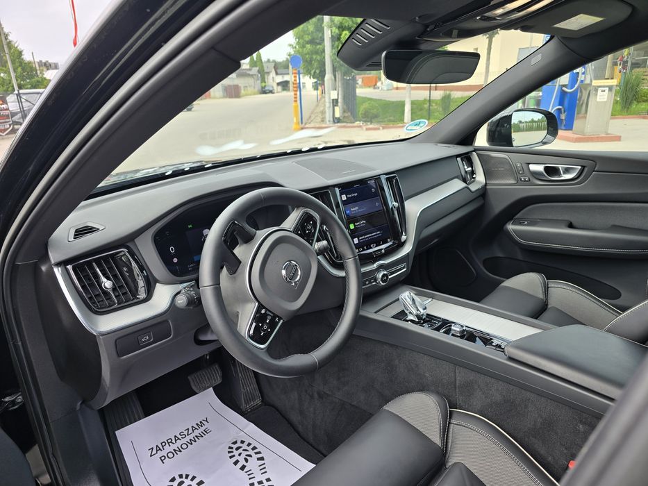 Volvo XC 60 B4 AWD 2024R R-DESIGN DARK PLUS kamera asystent Z NIEMIEC