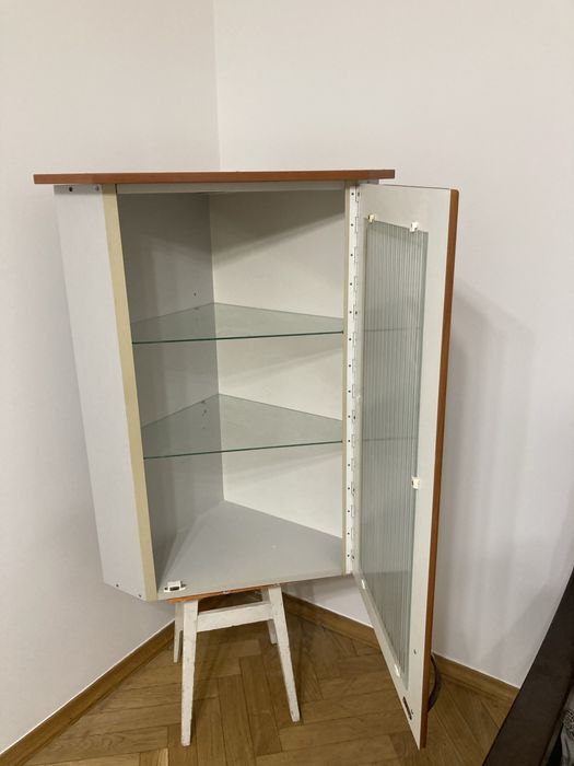 Тумбочка кутова в кухю, або розгляд покупця