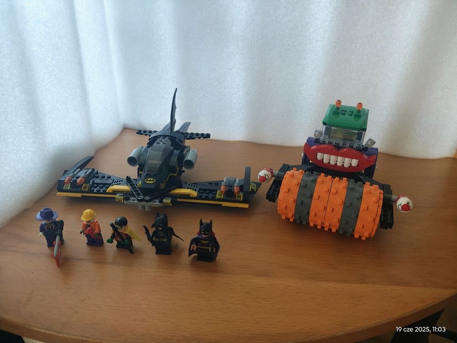 LEGO DC Super Heroes 76013 - Batman: Parowy walec Jokera