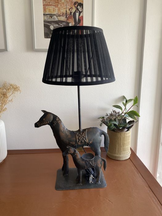 Candeeiro com cavalos em bronze