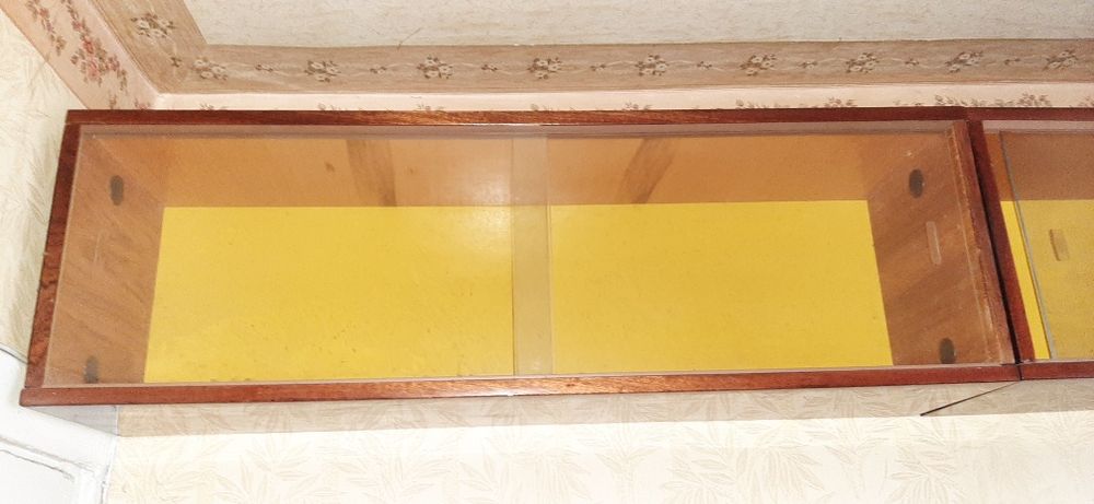 Настенные книжные полки