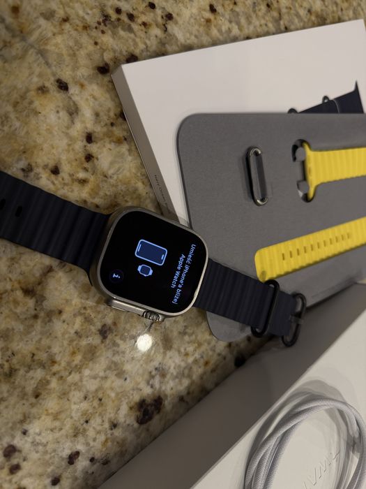 Apple Watch Ultra + 2 paski Ocean (GPS + Cellular 49mm)