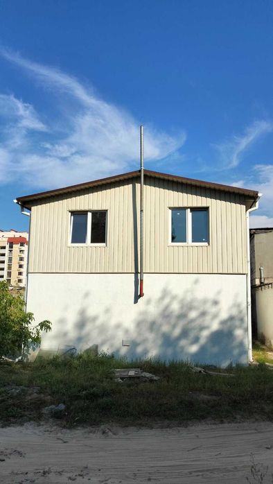 Продам гараж в кооперативі з кухнею та двома кімнатами є ліфт