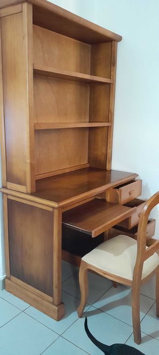 Secretaria de madeira