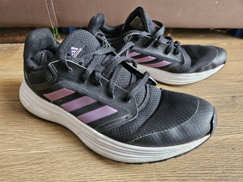 Adidas galaxy 5  40.2/3