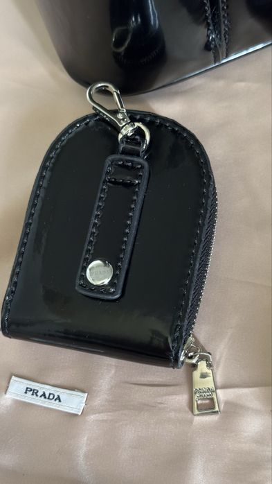 Сумка тоут Prada кожа в наличии