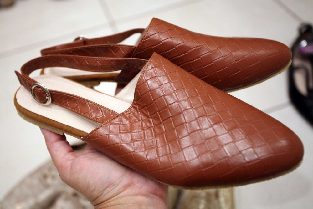 Eleganckie nowe wygodne buty sandaly r.38 25cm wkładka