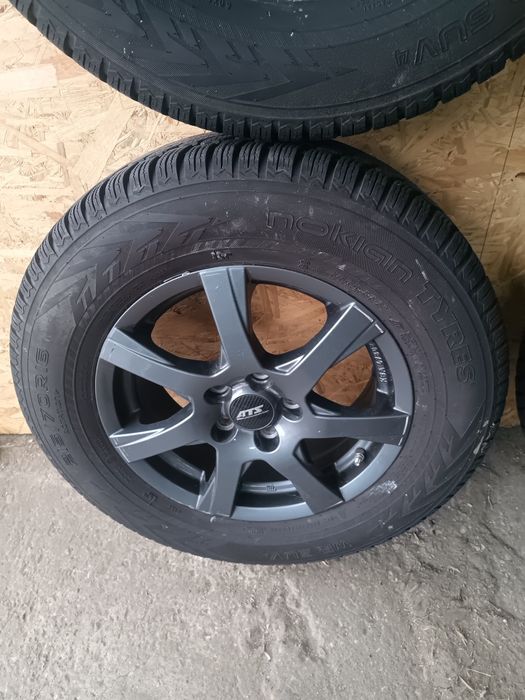 Alufelgi trafic Vivaro 5x114.3 215/70R17