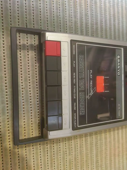 leitor cassetes sanyo