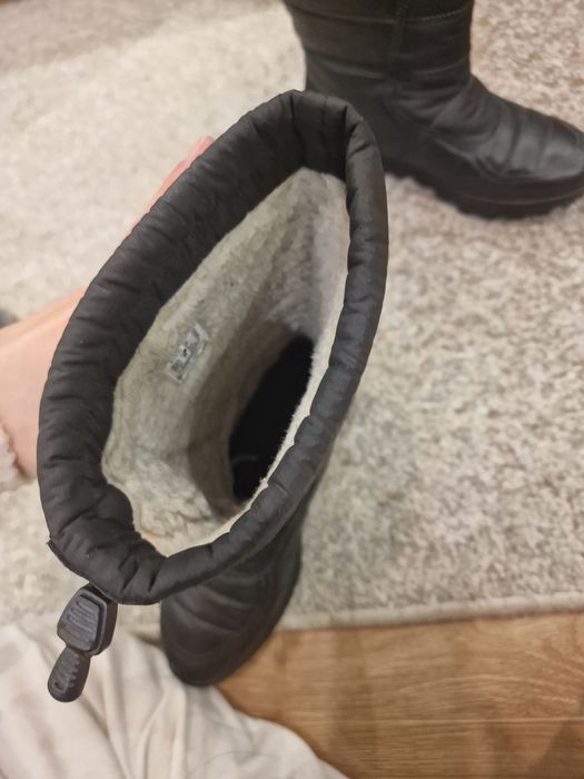 Продаю взуття екко