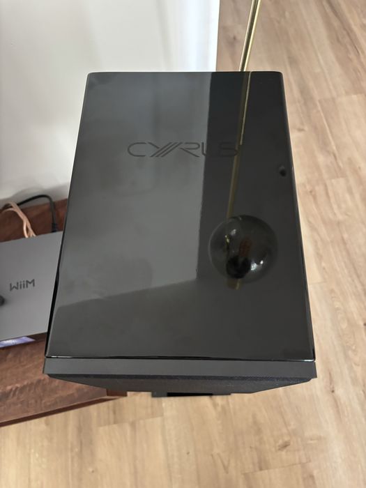 Colunas Cyrus Linear One Black Gloss