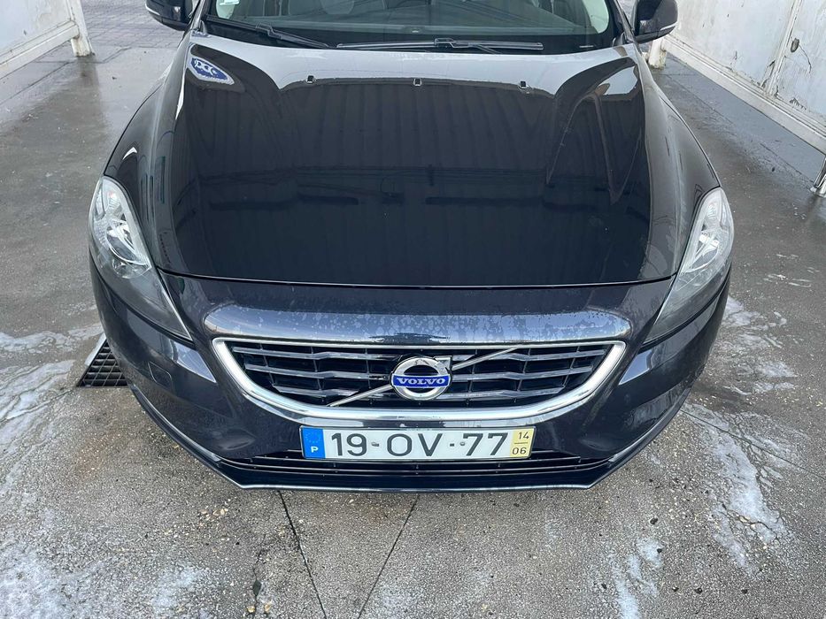 Volvo V40  Momentum