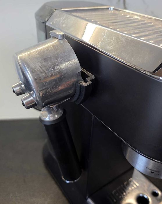 Ekspres kolbowy DeLonghi Dedica EC685.BK + młynek Krups GVX2 + dodatki