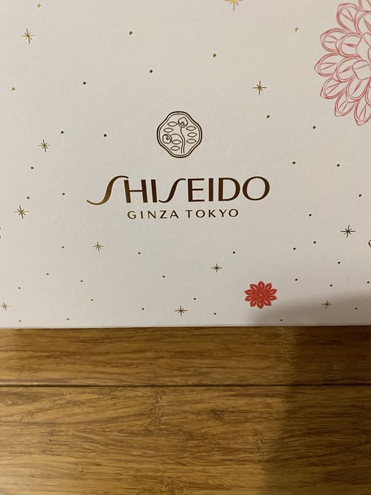 Shiseido pudełko na kosmetyki na prezent