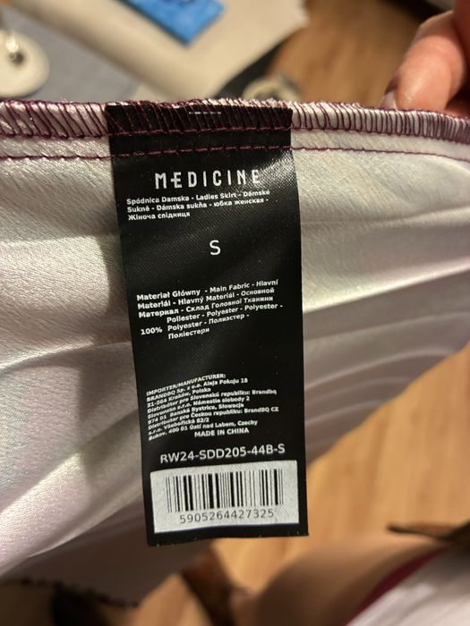 Spodnica midi Medicine