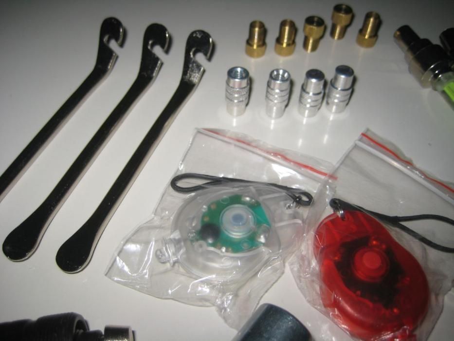 Ferramentas para bicicletas: Saca pedaleiras e tampas valvulas presto