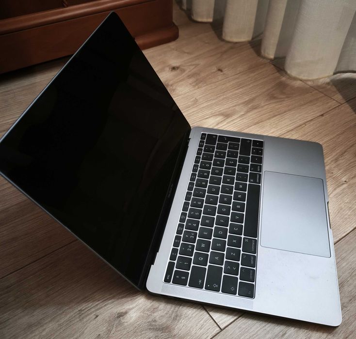 Apple MacBook Pro A1708 Ano de 2017 - Cinza Escuro