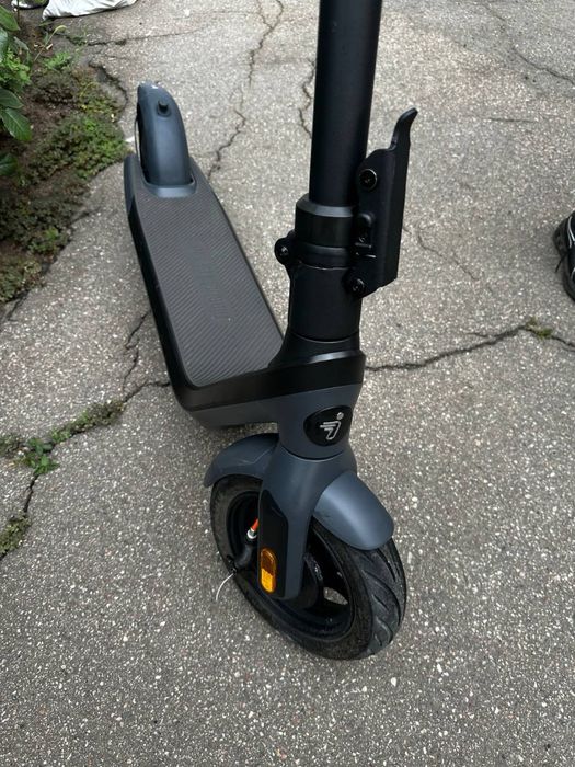 Продаеться ninebot e2 pro