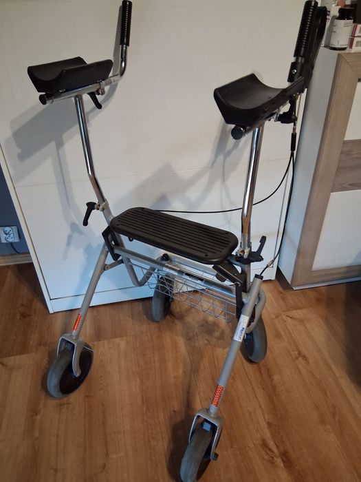 Chodzik dla seniora pionizujący